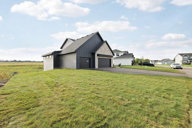470 Sea Wing Boulevard, Prescott, WI 54021
