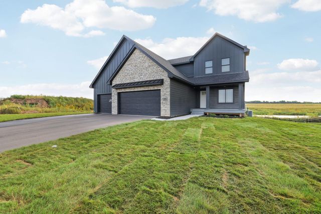 470 Sea Wing Boulevard, Prescott, WI 54021