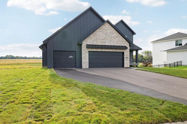 470 Sea Wing Boulevard, Prescott, WI 54021