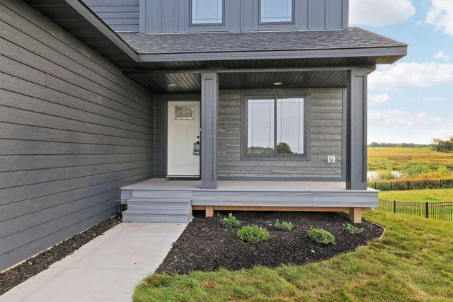 470 Sea Wing Boulevard, Prescott, WI 54021