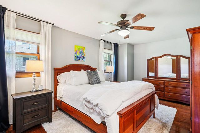 3910 E Greenway DRIVE, Oak Creek, WI 53154