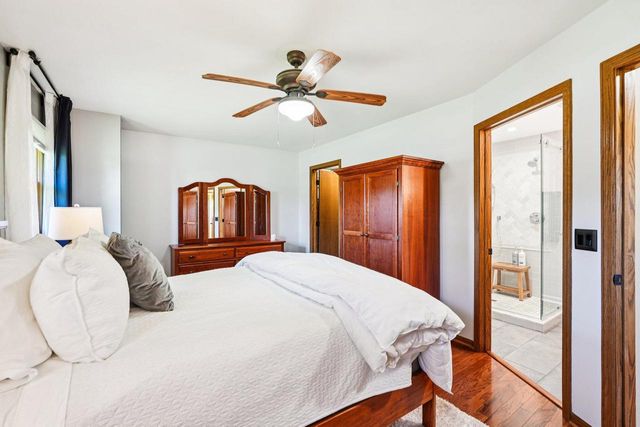 3910 E Greenway DRIVE, Oak Creek, WI 53154