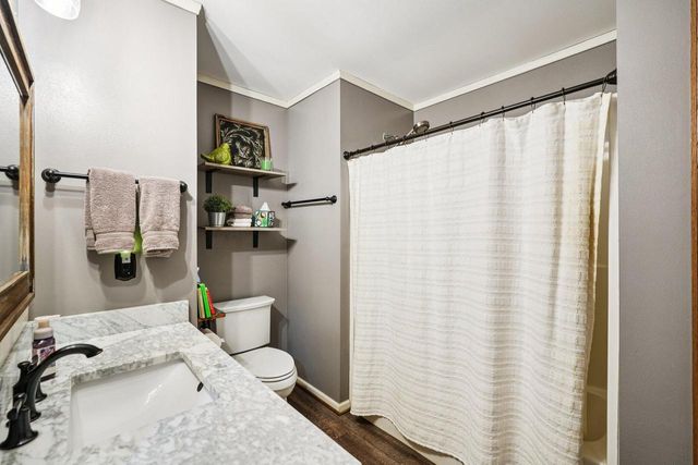 3910 E Greenway DRIVE, Oak Creek, WI 53154