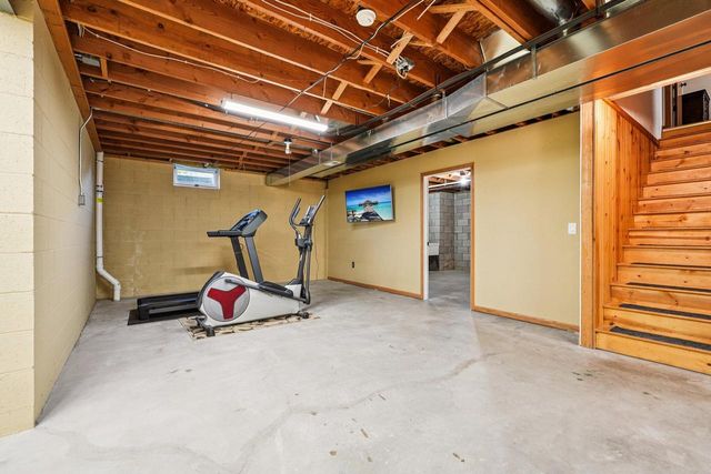 3910 E Greenway DRIVE, Oak Creek, WI 53154