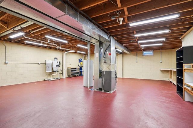 3910 E Greenway DRIVE, Oak Creek, WI 53154