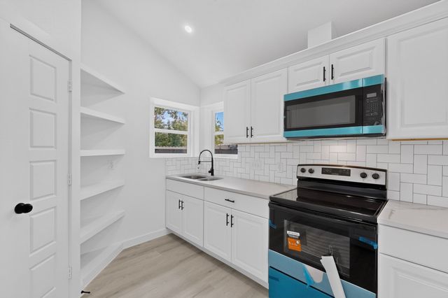 2607 Winter Oak Street, Dallas, TX 75227