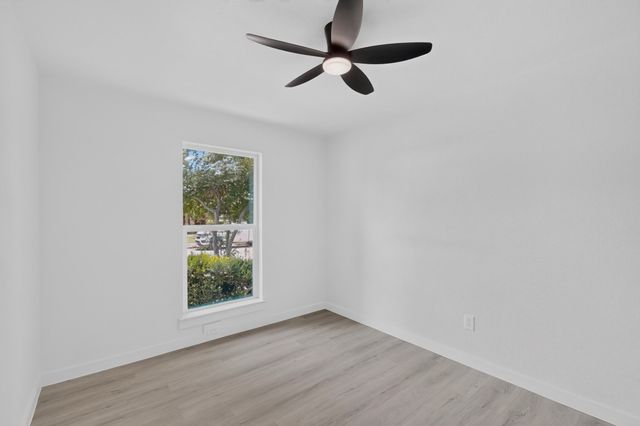 2607 Winter Oak Street, Dallas, TX 75227