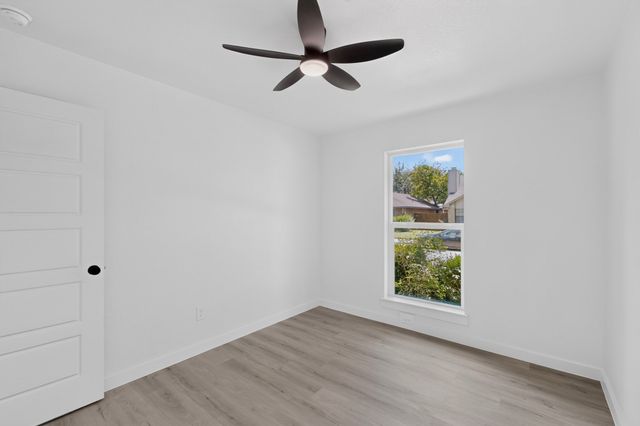 2607 Winter Oak Street, Dallas, TX 75227
