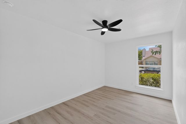 2607 Winter Oak Street, Dallas, TX 75227