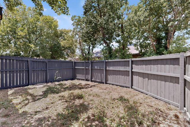 2607 Winter Oak Street, Dallas, TX 75227