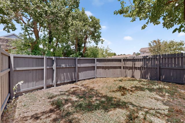 2607 Winter Oak Street, Dallas, TX 75227