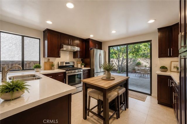 4144 Lost Springs Drive, Calabasas, CA 91301
