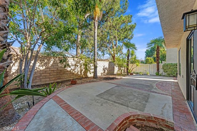 4144 Lost Springs Drive, Calabasas, CA 91301