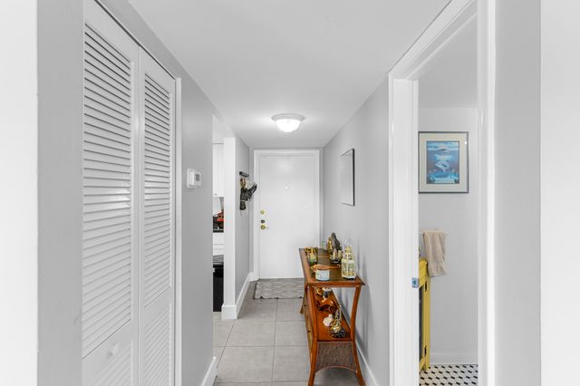 1212 SE 2nd Court 303, Fort Lauderdale, FL 33301