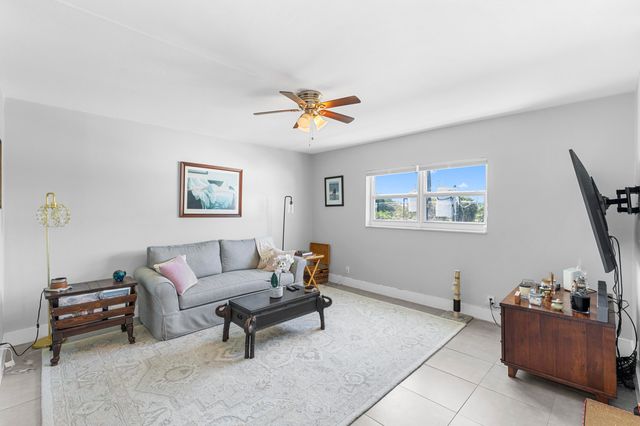 1212 SE 2nd Court 303, Fort Lauderdale, FL 33301