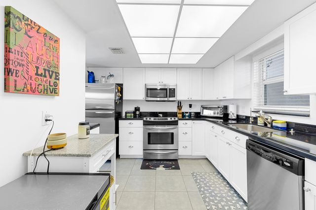 1212 SE 2nd Court 303, Fort Lauderdale, FL 33301