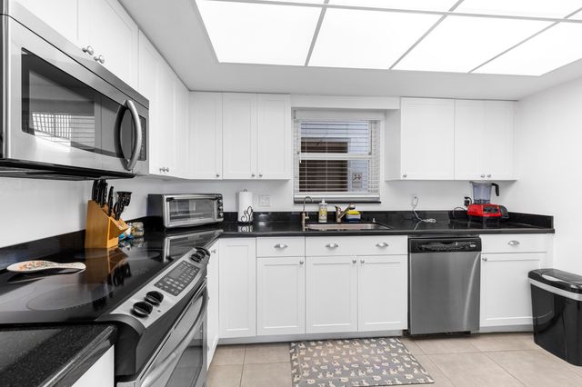 1212 SE 2nd Court 303, Fort Lauderdale, FL 33301