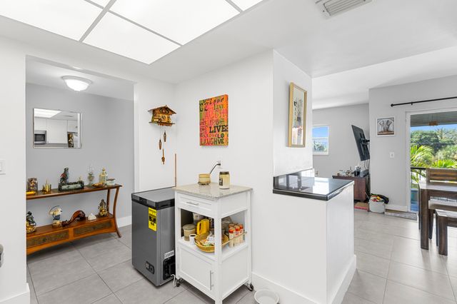 1212 SE 2nd Court 303, Fort Lauderdale, FL 33301