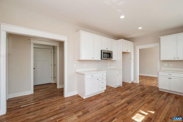 1004 HIGH POINT CT, Waynesboro, VA 22980