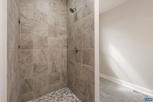 1004 HIGH POINT CT, Waynesboro, VA 22980