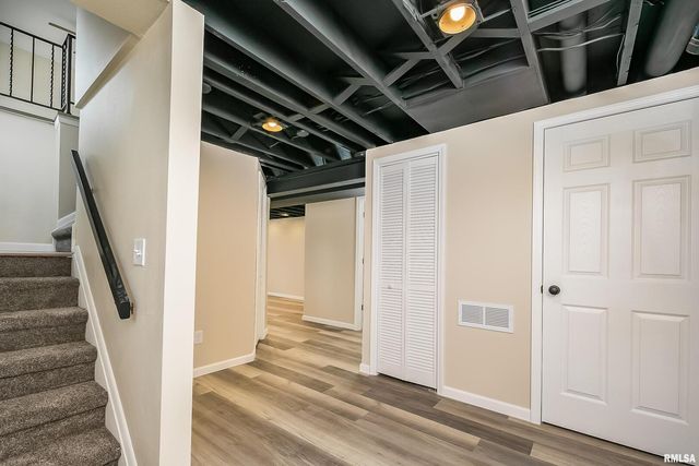 3205 Candlewick Drive, Bettendorf, IA 52722