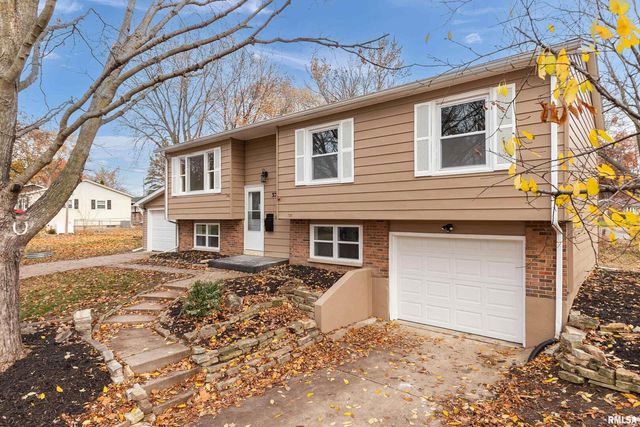 3205 Candlewick Drive, Bettendorf, IA 52722