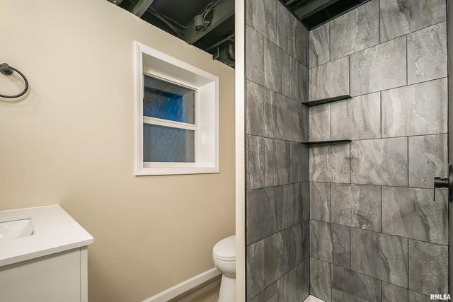 3205 Candlewick Drive, Bettendorf, IA 52722