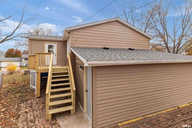 3205 Candlewick Drive, Bettendorf, IA 52722