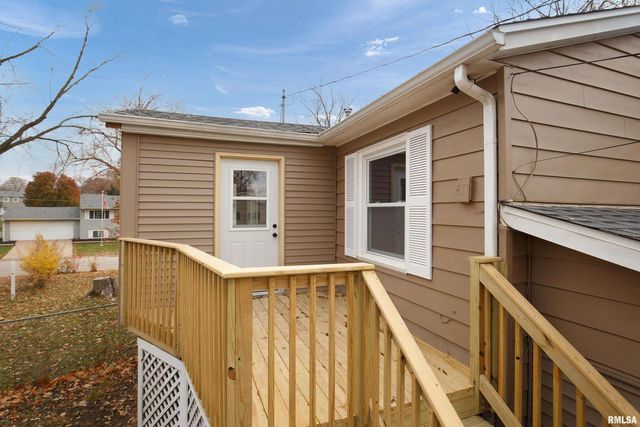 3205 Candlewick Drive, Bettendorf, IA 52722