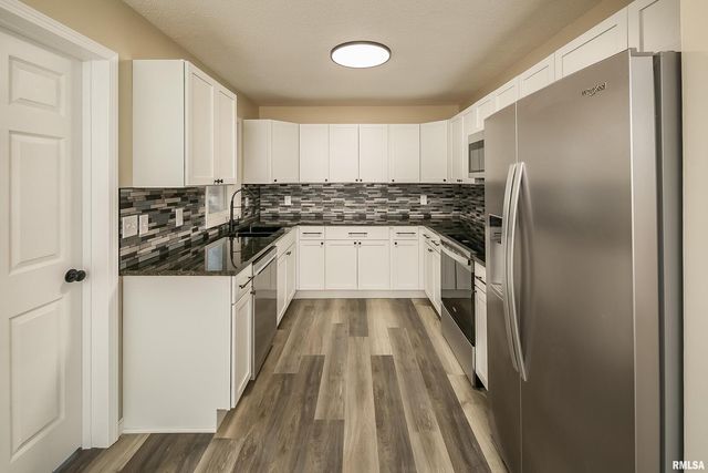 3205 Candlewick Drive, Bettendorf, IA 52722