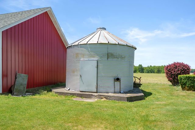 10431 13 Mile Road, Marshall, MI 49068