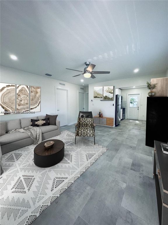 213 SW 1st Court 215, Dania Beach, FL 33004