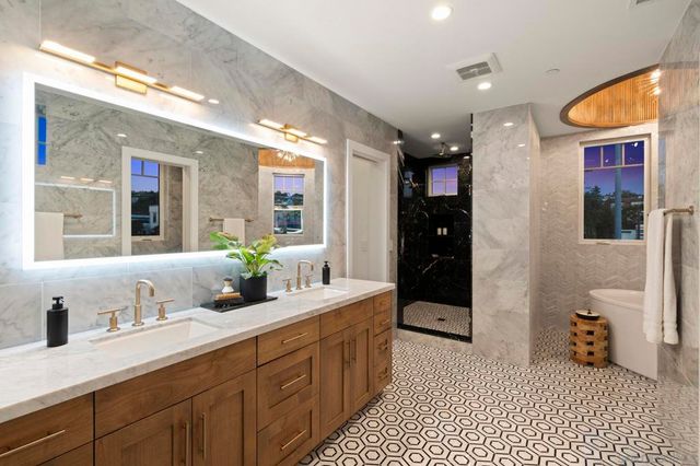 466 Westbourne St, La Jolla, CA 92037