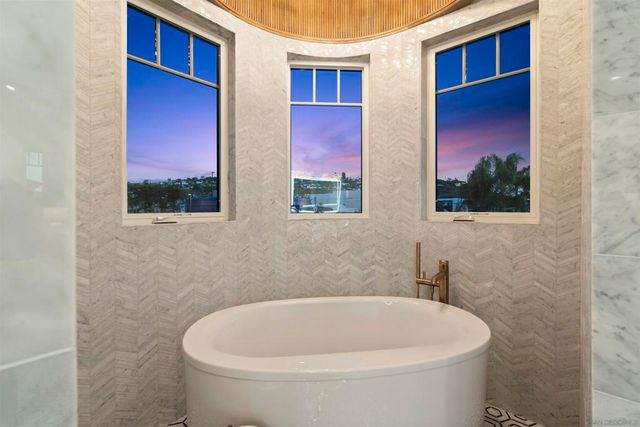 466 Westbourne St, La Jolla, CA 92037