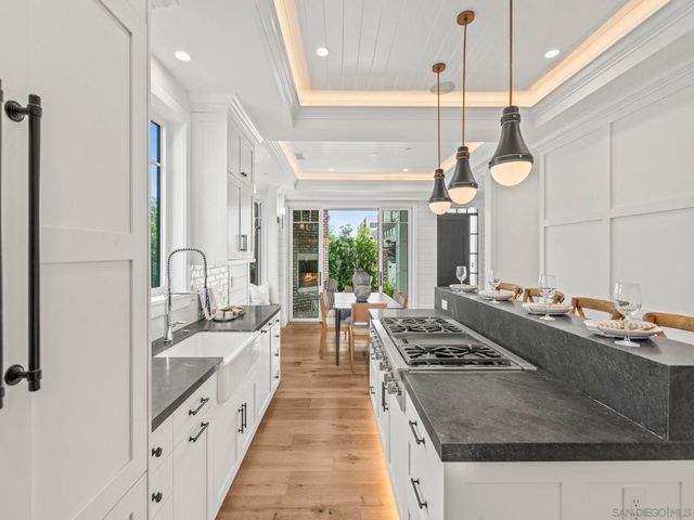 466 Westbourne St, La Jolla, CA 92037