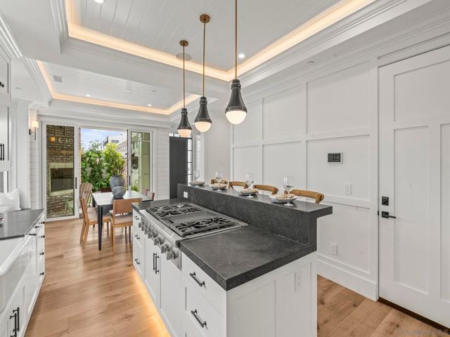 466 Westbourne St, La Jolla, CA 92037