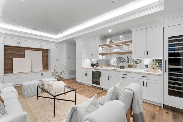 466 Westbourne St, La Jolla, CA 92037