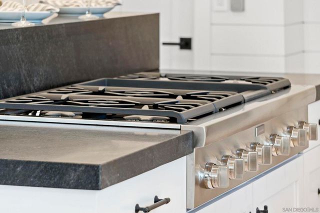 466 Westbourne St, La Jolla, CA 92037