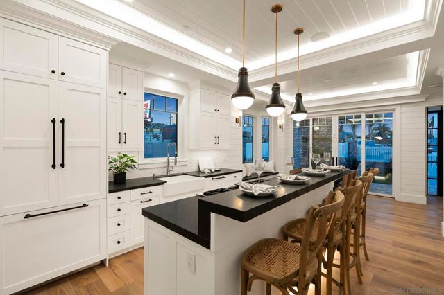 466 Westbourne St, La Jolla, CA 92037