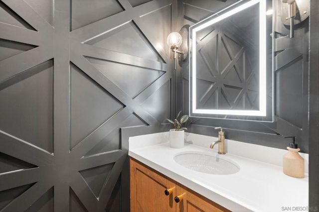 466 Westbourne St, La Jolla, CA 92037