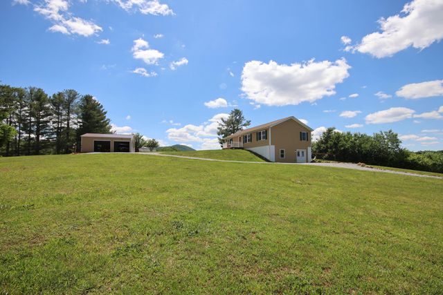 233 Gallimore LN NE, Floyd, VA 24091