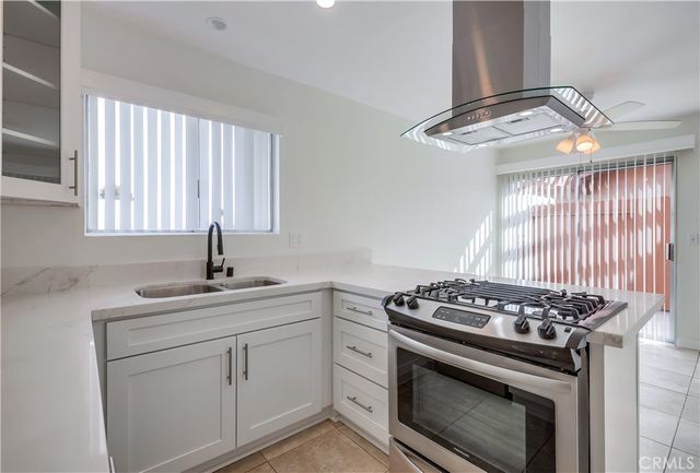5571 Reno Circle, Huntington Beach, CA 92649