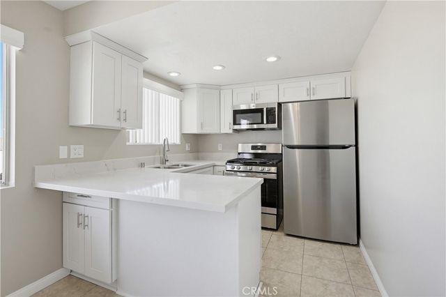 5571 Reno Circle, Huntington Beach, CA 92649