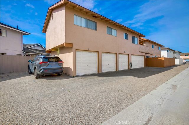 5571 Reno Circle, Huntington Beach, CA 92649