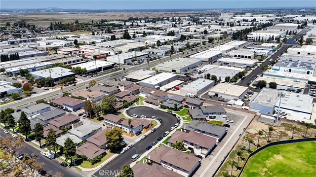 5571 Reno Circle, Huntington Beach, CA 92649