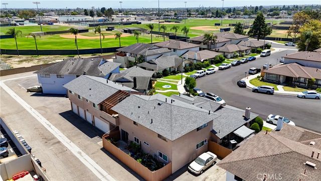 5571 Reno Circle, Huntington Beach, CA 92649