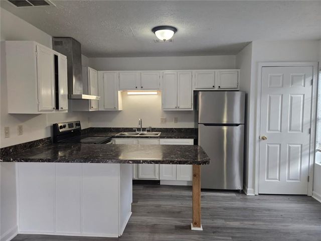 4931 Sugar Creek Drive, Sugar Hill, GA 30518