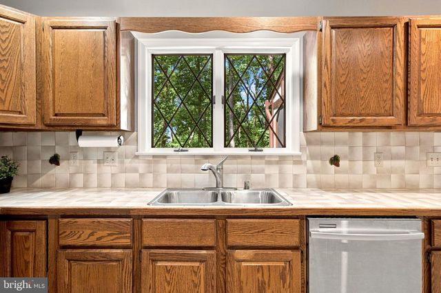 9 DERBY DR, Fredericksburg, VA 22405