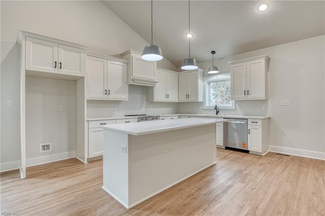 1216 Hitchens LN, Williamsburg, VA 23188