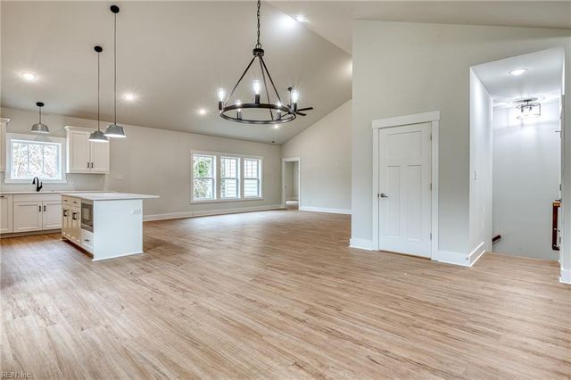 1216 Hitchens LN, Williamsburg, VA 23188